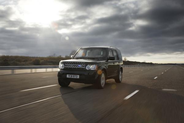 Land-Rover-Discovery-4-Armored-4